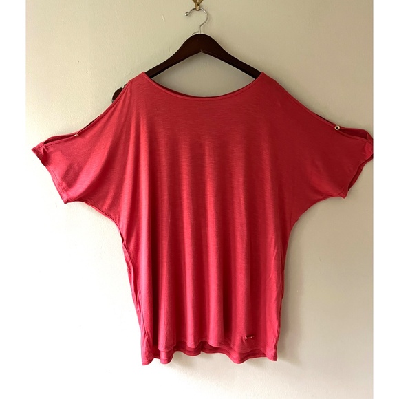 Jones New York Sz L Oversized Red Stretch Blouse Cutouts Shoulder Top - Picture 2 of 8